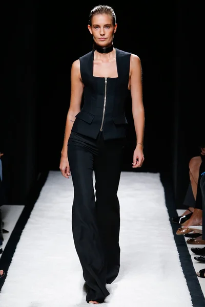 Look 15